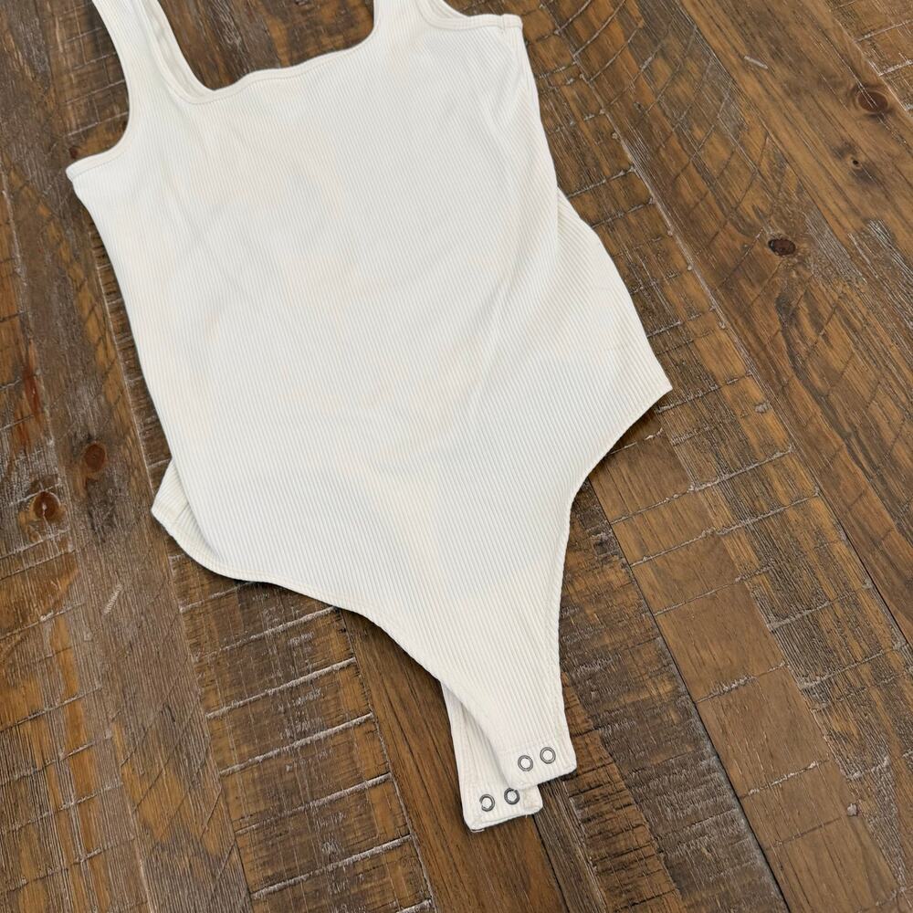 Abercrombie never worn white ribbed bodysuit - Picture 2 of 7
